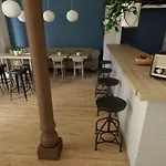 Georges Hostel&café Hotel