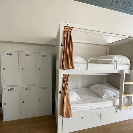 Hotel Georges Hostel&café *