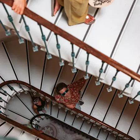 Hotel Georges Hostel&café