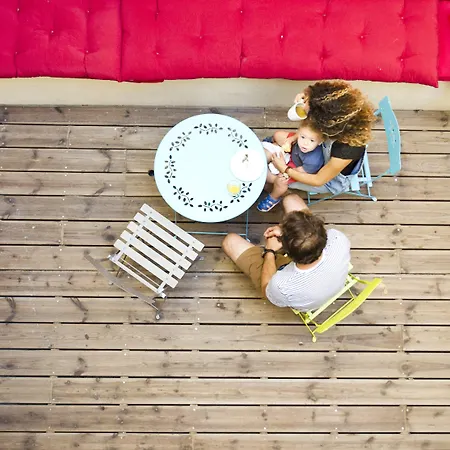 Hotel Georges Hostel&café *