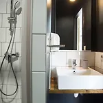 Georges & Cafe Hotel Sete