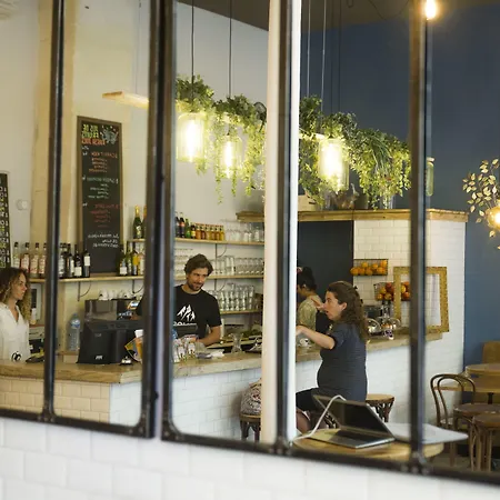 Georges Hostel&café * Sète