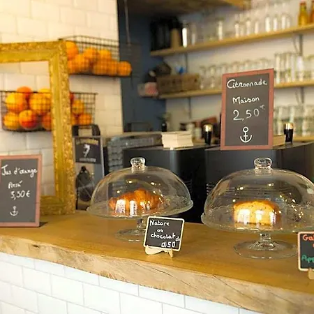 Hotel Georges Hostel&café *