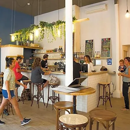Georges Hostel&café Sète
