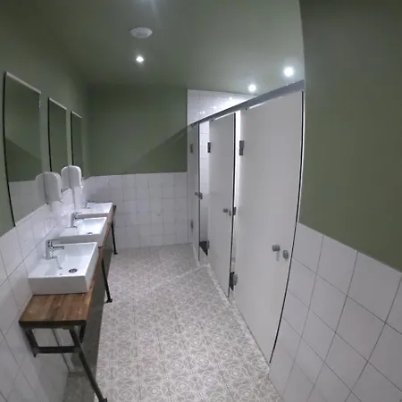 Hotel Georges & Cafe