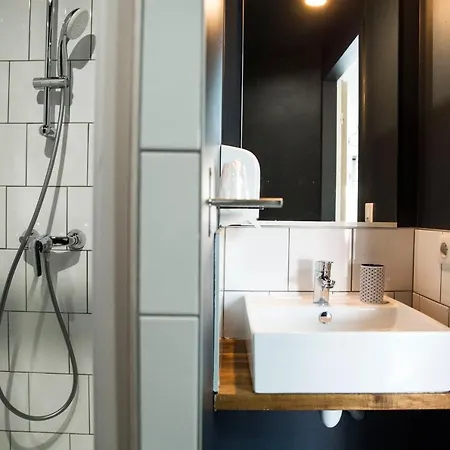 Hotel Georges & Cafe